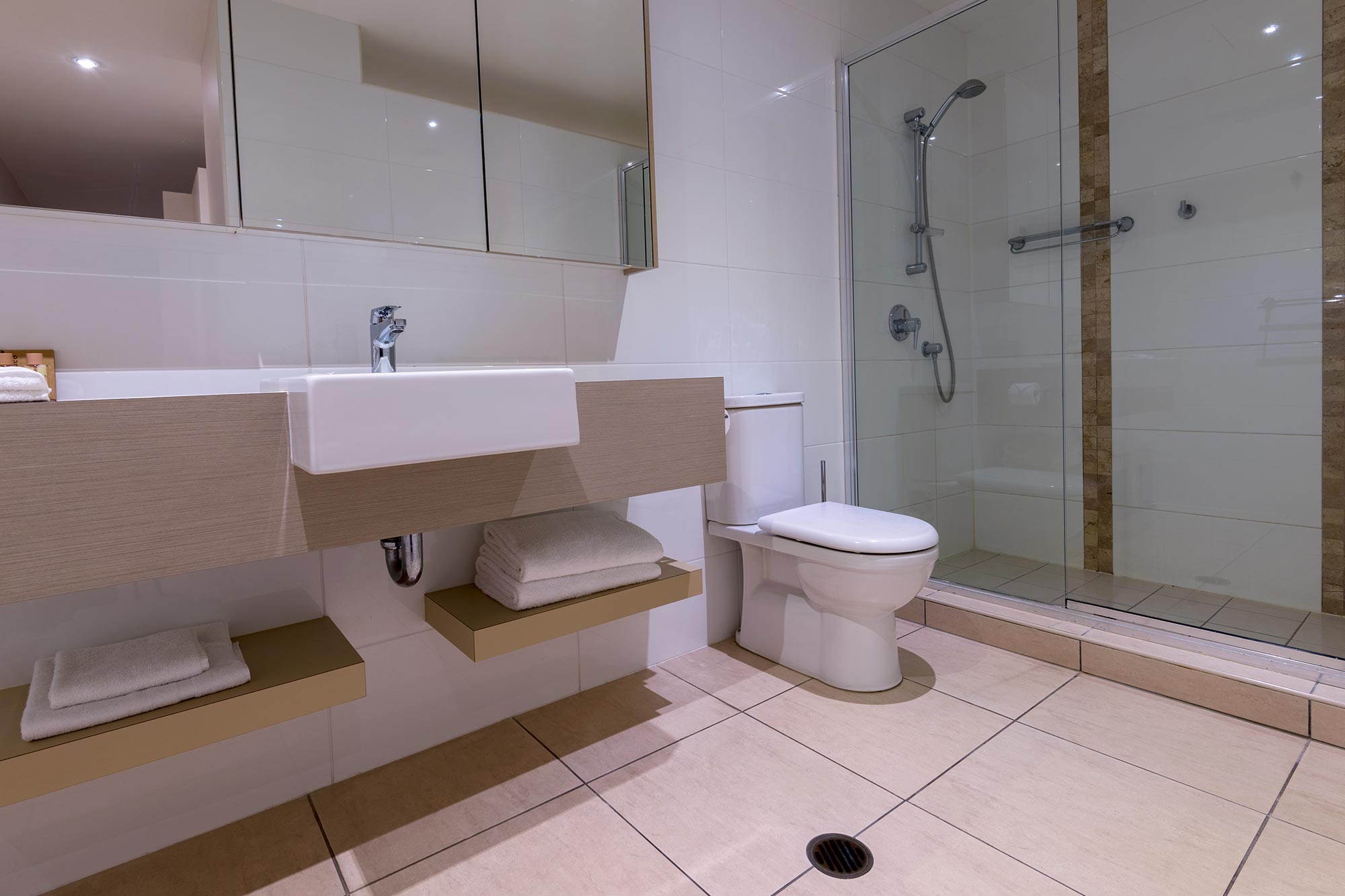 2 Bedroom Beachfront Apartments Coral Cove Bowen